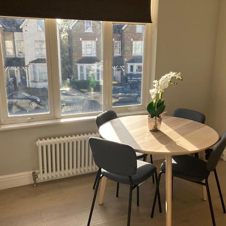Splendid 2 Bed Flat With Private Terrace In Wimbledon - 2 The Queens لندن المظهر الخارجي الصورة