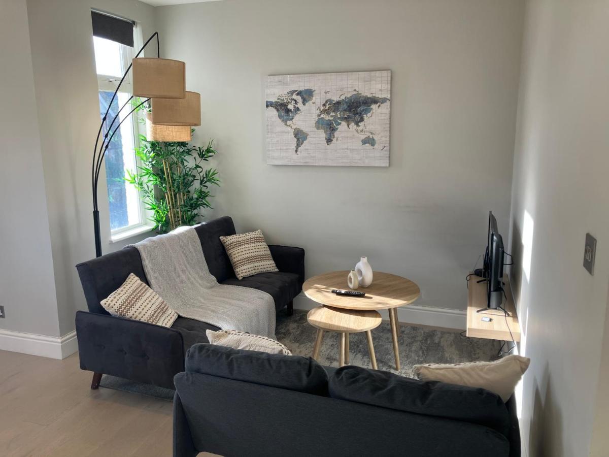 Splendid 2 Bed Flat With Private Terrace In Wimbledon - 2 The Queens لندن المظهر الخارجي الصورة